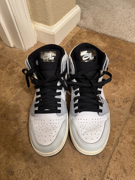 Nike Air Jordan 1 Mid Sneaker in White, Light Gray, Metallic & Black - Picture 2 of 5